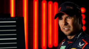 Checo Pérez, fuera del podio en el GP de Países Bajos