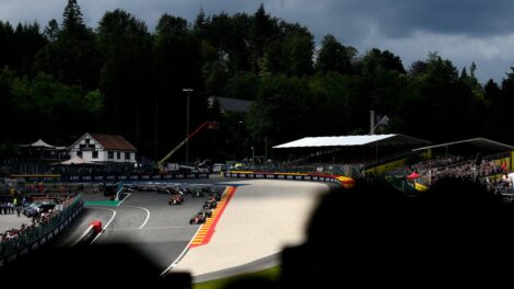 Apuesta en la F1, revisa los momios en Sportiumbet