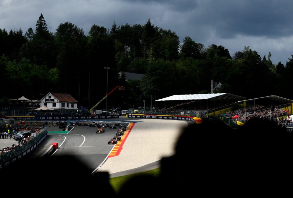 Apuesta en la F1, revisa los momios en Sportiumbet