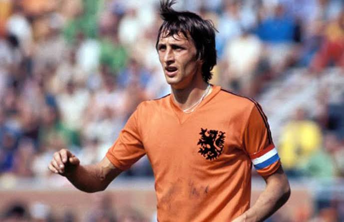 Johan Cruyff (Países Bajos) — 346 asistencias 