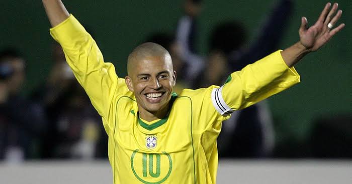 Alex de Souza (Brasil) — 302 asistencias 